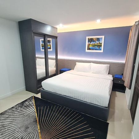 Poonsuk Place Hotel Банкок Екстериор снимка