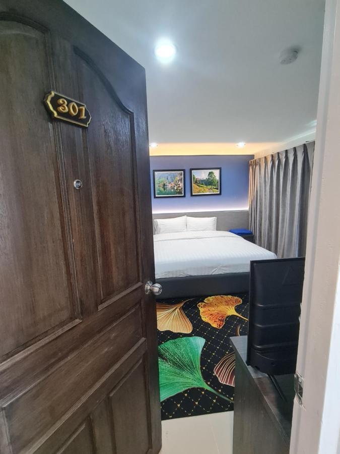 Poonsuk Place Hotel Банкок Екстериор снимка