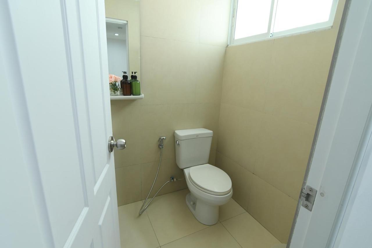 Poonsuk Place Hotel Банкок Екстериор снимка