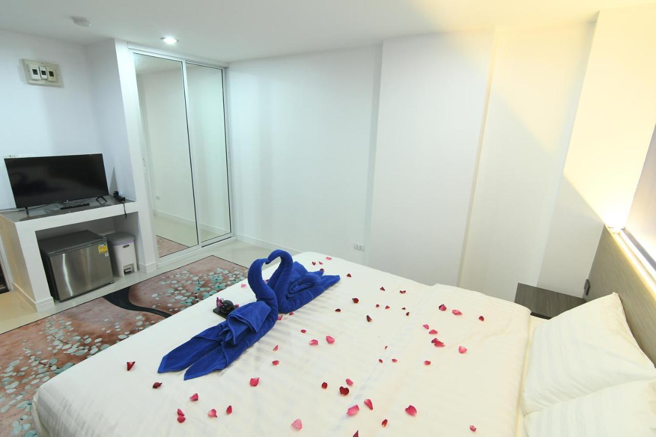 Poonsuk Place Hotel Банкок Екстериор снимка
