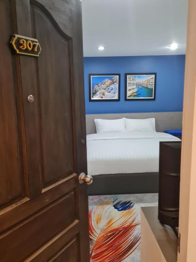Poonsuk Place Hotel Банкок Екстериор снимка