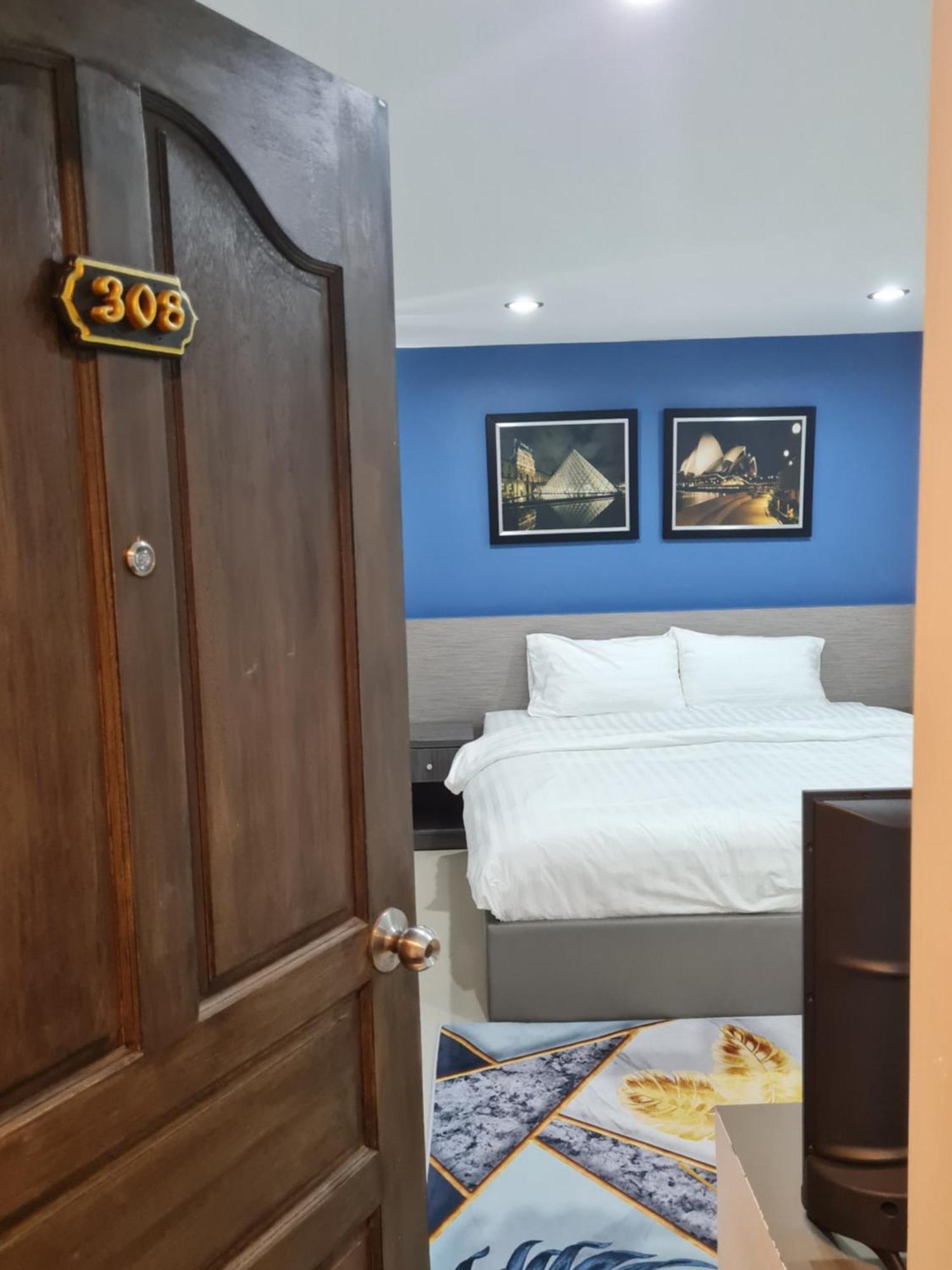 Poonsuk Place Hotel Банкок Екстериор снимка