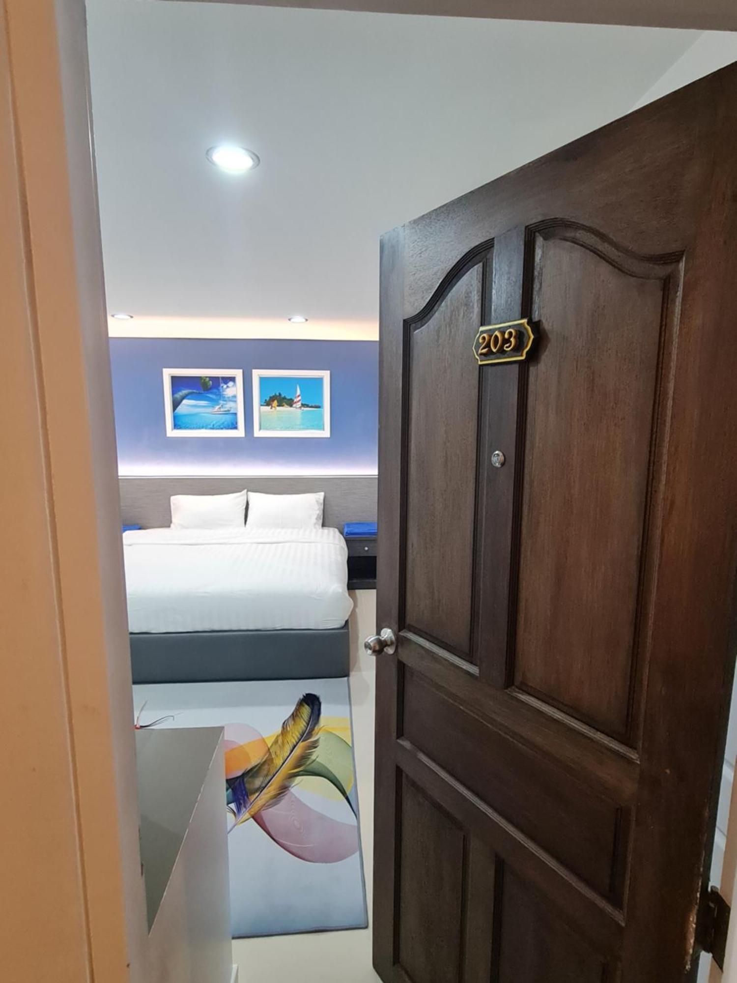Poonsuk Place Hotel Банкок Екстериор снимка
